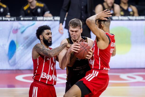 相较之下 相较之下